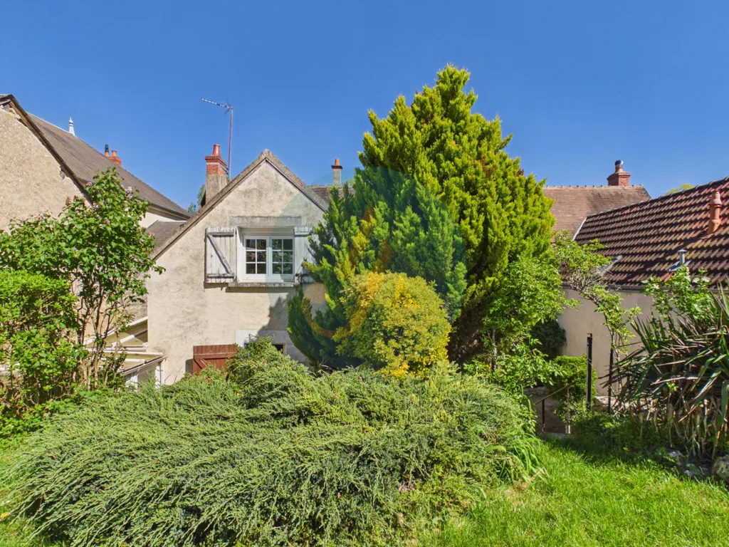 Aed - Character House with Garden in Narcy