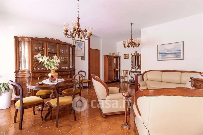 Söögituba - Spacious Apartment with Triple Exposure in Cagliari