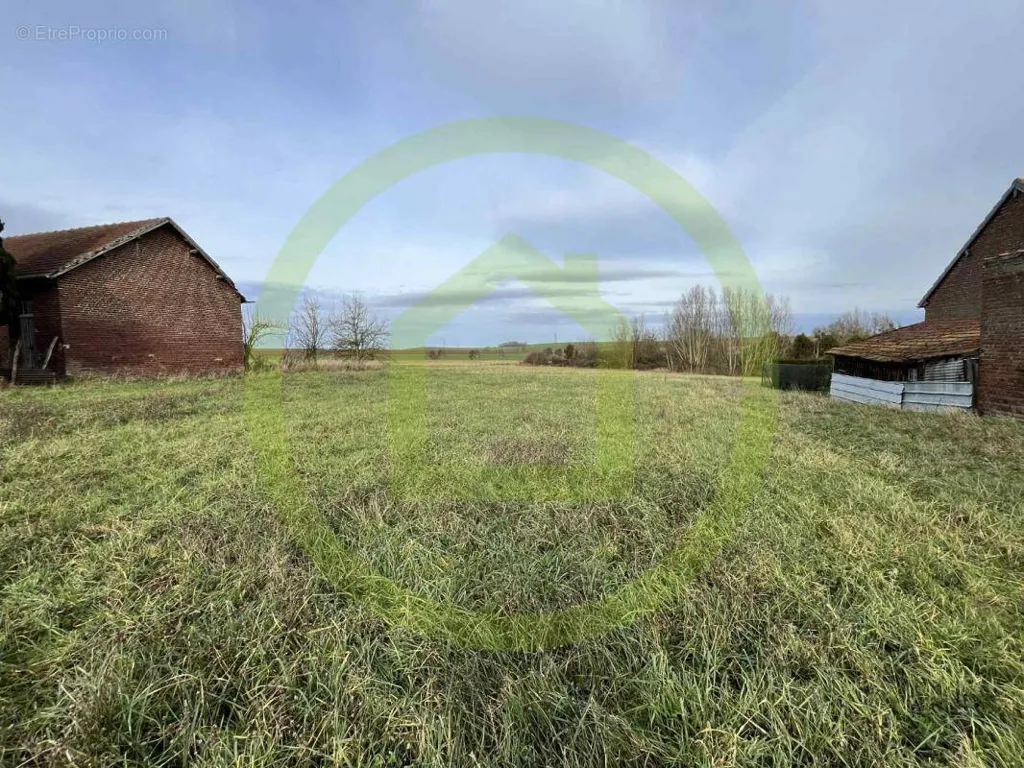 Giardino - Buildable Land with Rural Setting near Noyon