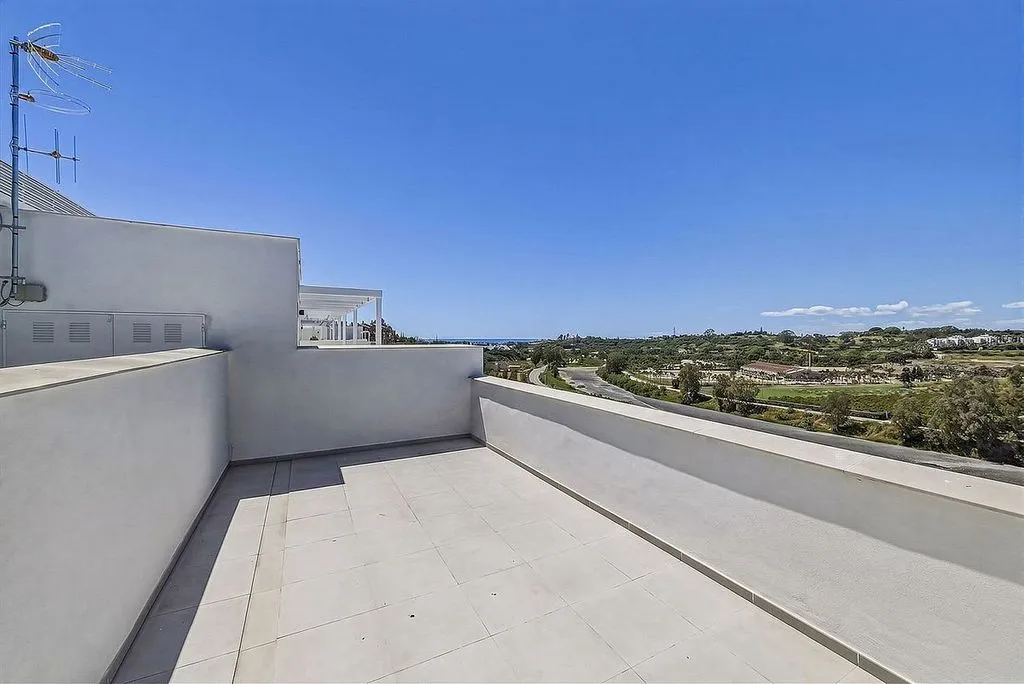 Rõdu - Duplex with Pool and Terrace in Estepona