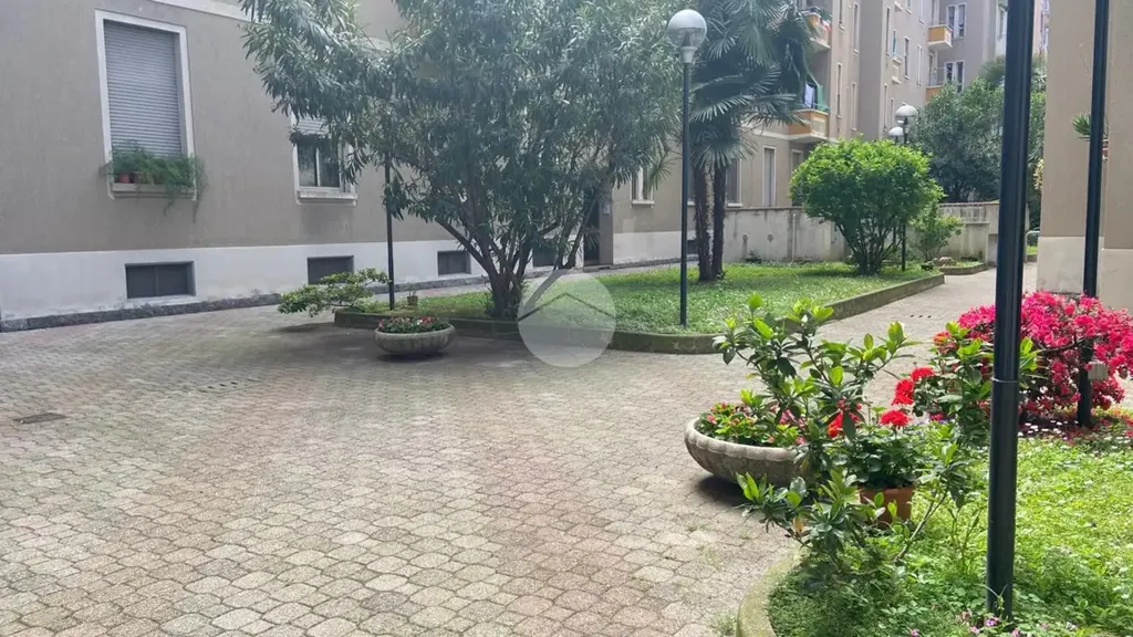 Jardin - 2-Bedroom Flat with Balcony in Milan