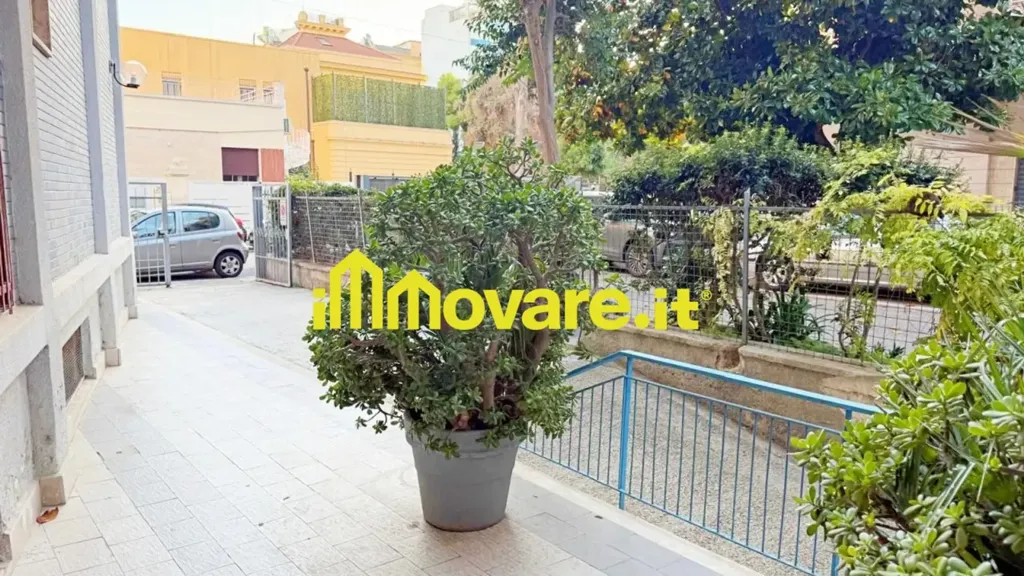 Jardin - Spacious Apartment with Triple Exposure in Bari