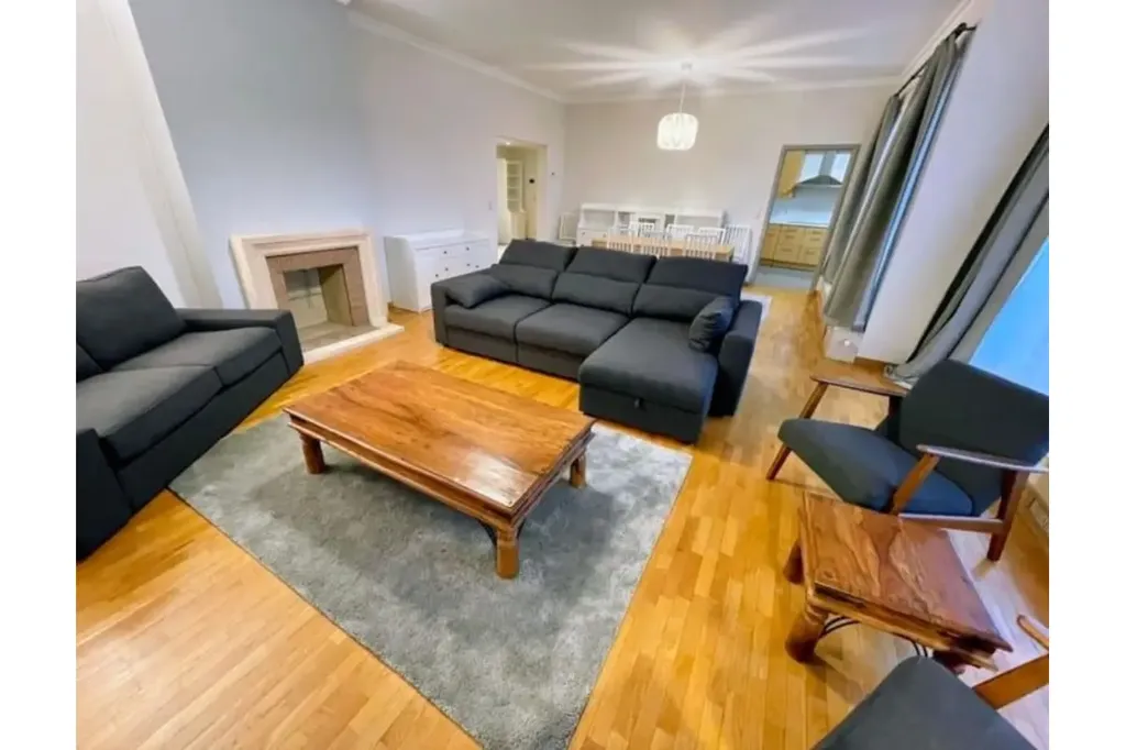 Séjour - Appartement Élégant avec Terrasse dans le Quartier des Ambassades