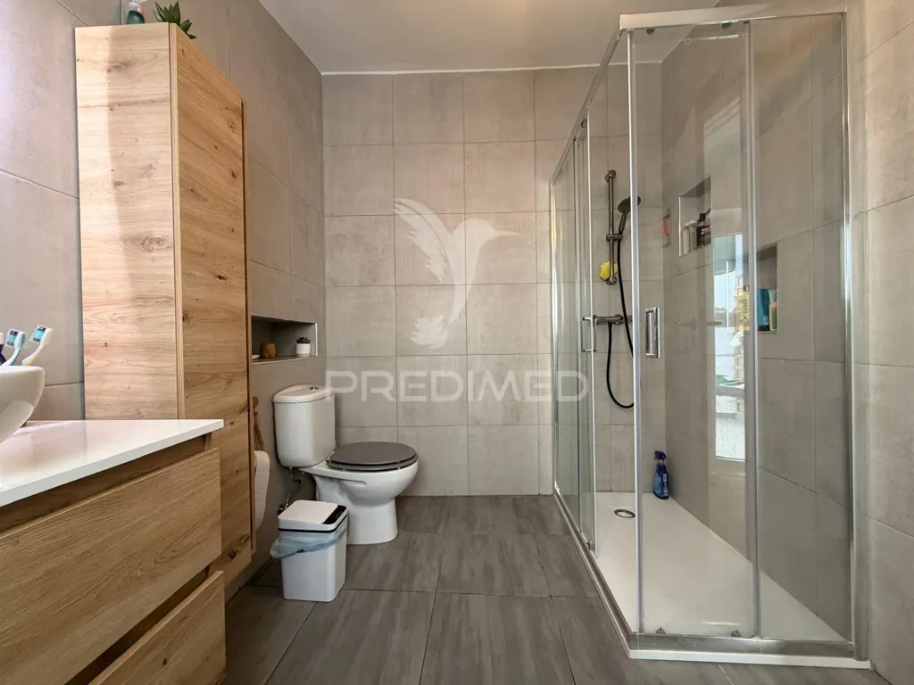 Salles de bain - Renovated T2 House in Quinta do Anjo Centre