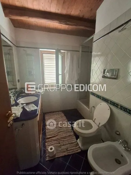 Salles de bain - Three-Bedroom Apartment with Terrace in Roccella Ionica