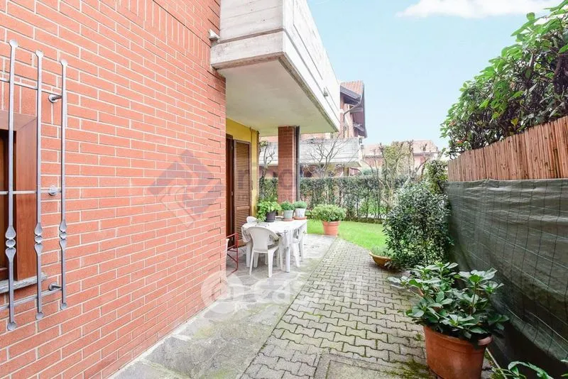 Giardino - Villa with Brickwork in Seregno