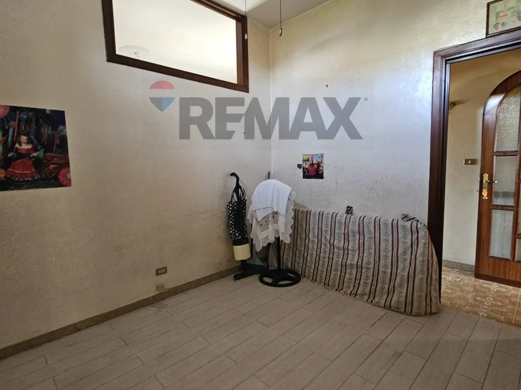 Toad - Three-Bedroom Apartment with Balcony in Afragola