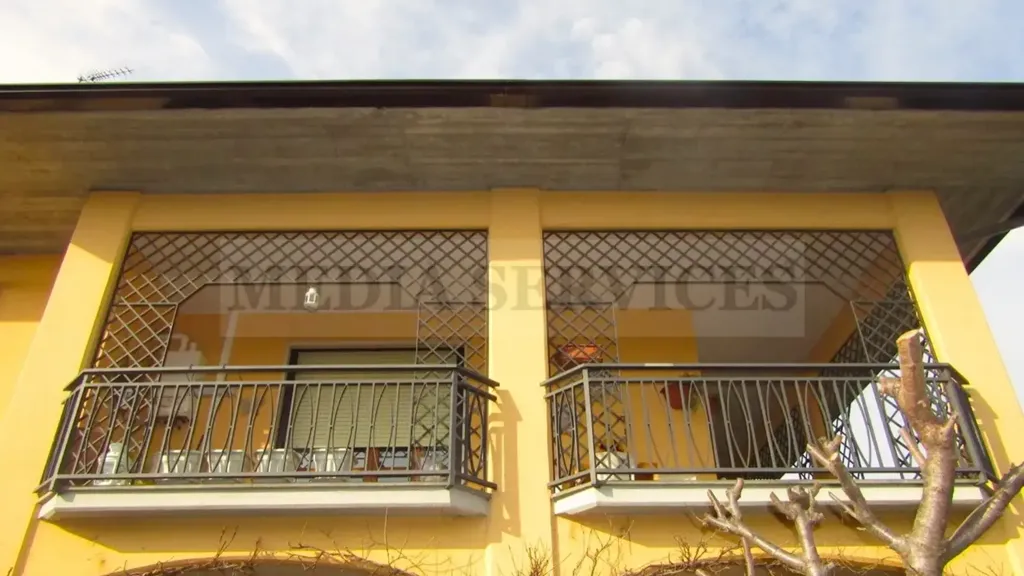 Rõdu - Apartment with Terrace in Garlasco