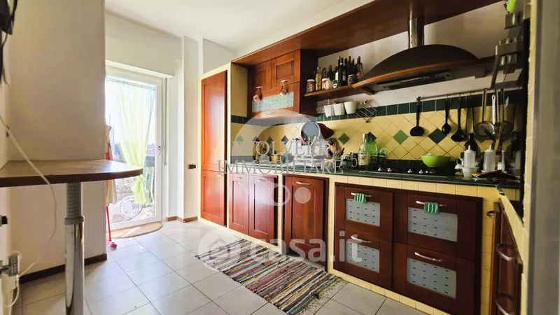 Cuisine - Three-Bedroom Apartment with Balcony in Rome