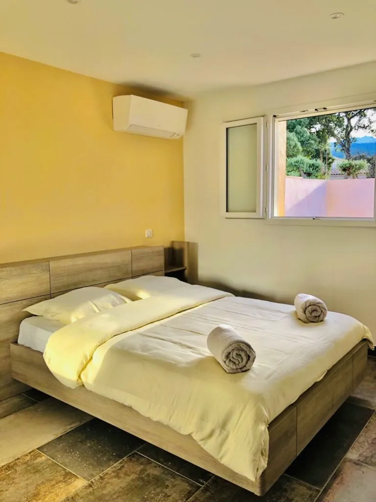 Chambres - Bergerie avec Piscine et Terrasse à Ventiseri
