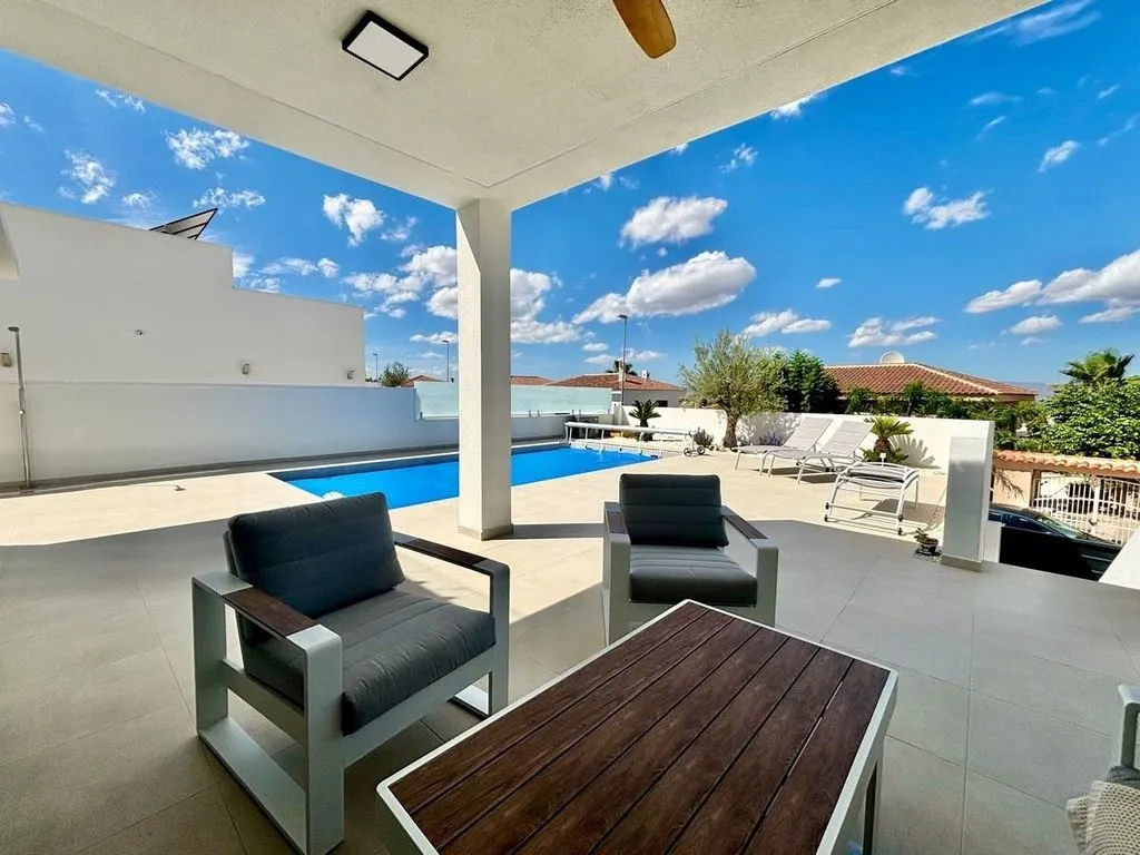 Terrasse - Contemporary Villa with Pool in Rojales