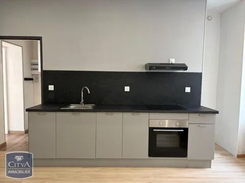 Köök - Charming 3-Bedroom Apartment in Vichy
