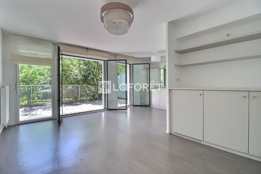 Elutuba - Converted Office Space with Terrace in Vitry-sur-Seine
