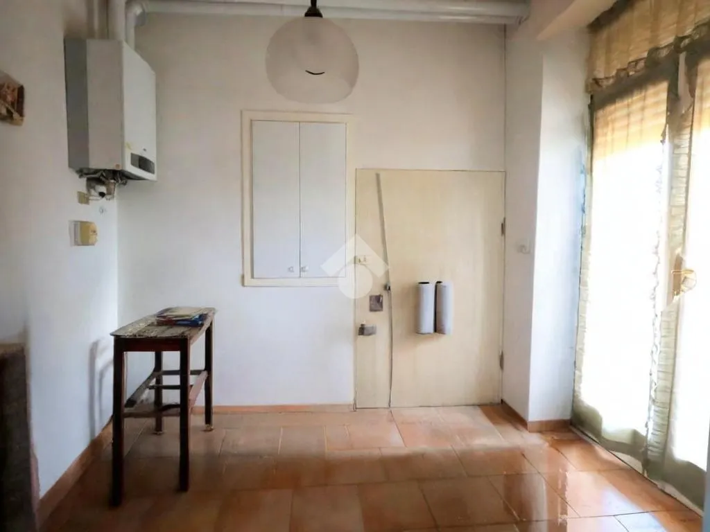 Trilocale with Balcony in Borgosatollo
