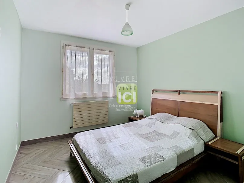 Chambres - Maison de 7 Pièces avec Piscine à Cholet