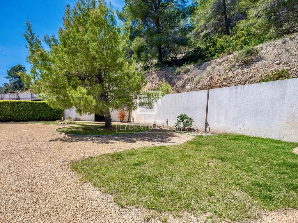 Aed - Contemporary Villa with Pool in Calpe