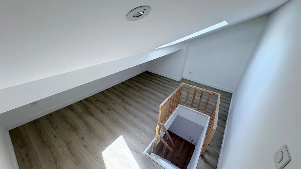 Toad - Refurbished Studio with Balcony in Lille