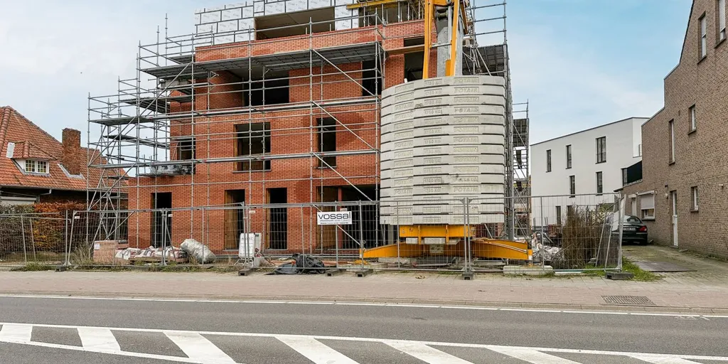 Exterior - Modern Apartments with Shops in Ravels