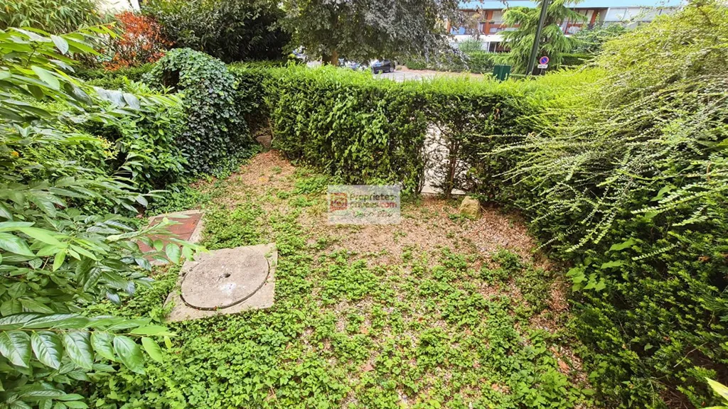 Giardino - Studio with Private Garden in Le Chesnay