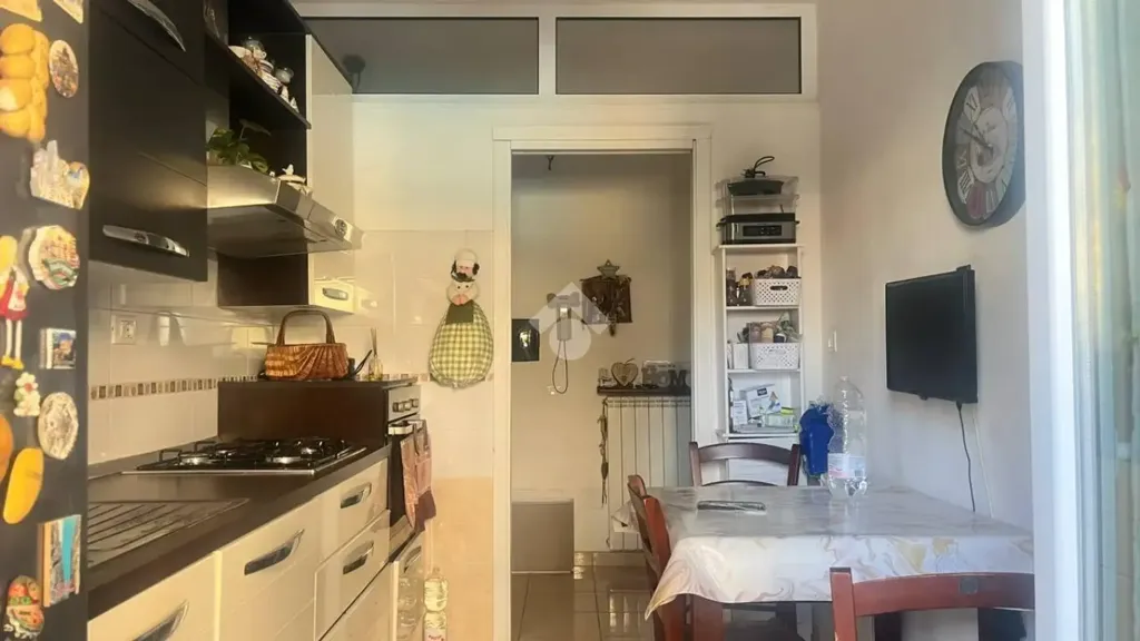 Köök - Spacious Apartment with Garden in Ladispoli