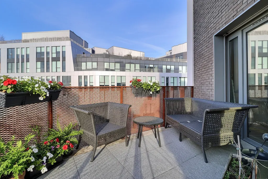 Terrace - Apartment with Eiffel View in Saint-Denis