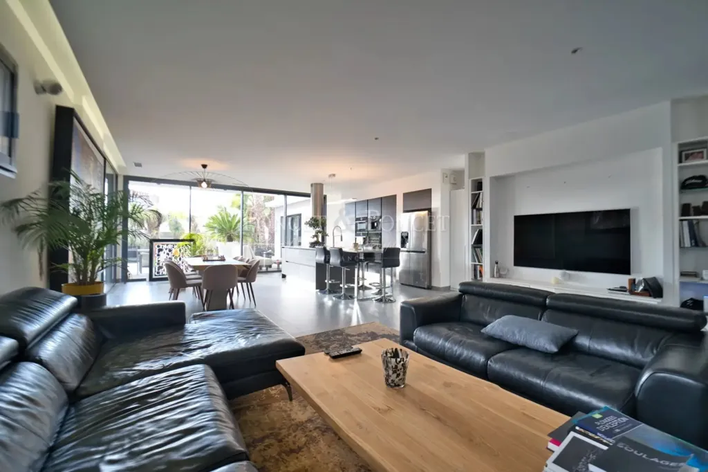 Séjour - Villa Contemporaine avec Piscine à Lattes
