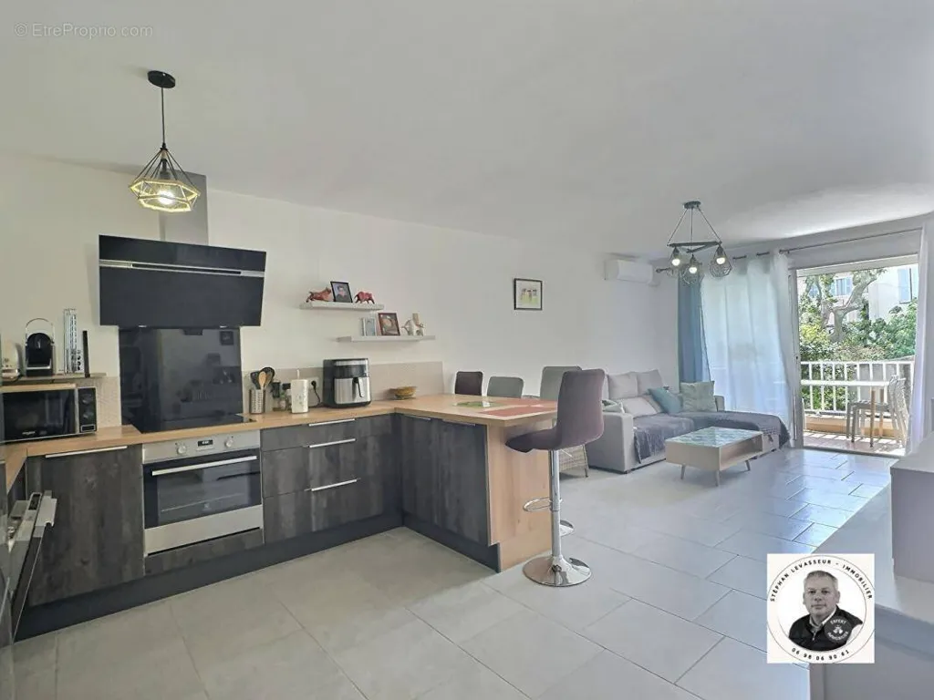 Cucina - Type 2 Apartment with Garage in Draguignan