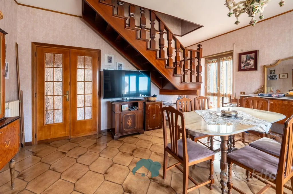 Dining Room - Villa Portion with Courtyard in Poli