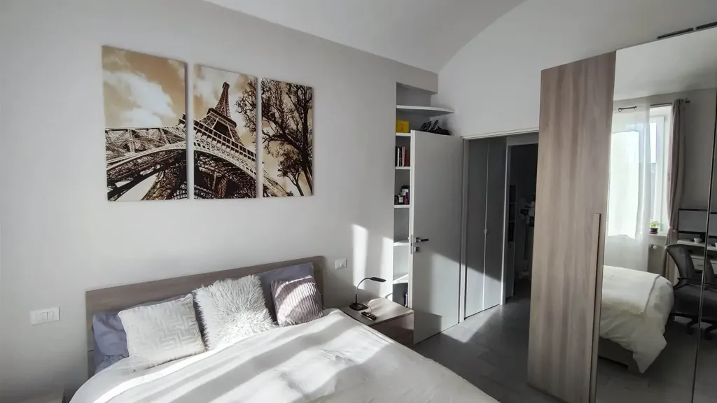 Chambres - Brightly Laid-out Flat with Balcony in Moncalieri