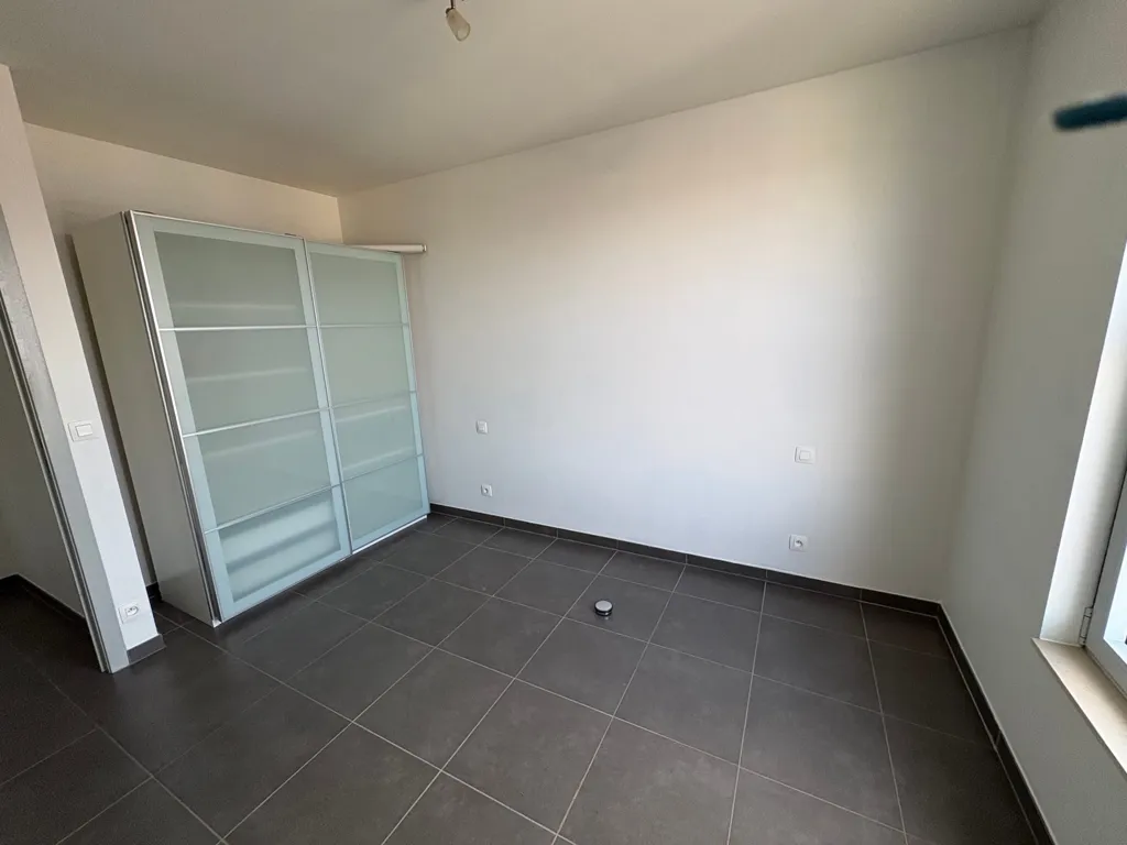 Pièces - Appartement avec 2 Terrasses au Centre de Halle