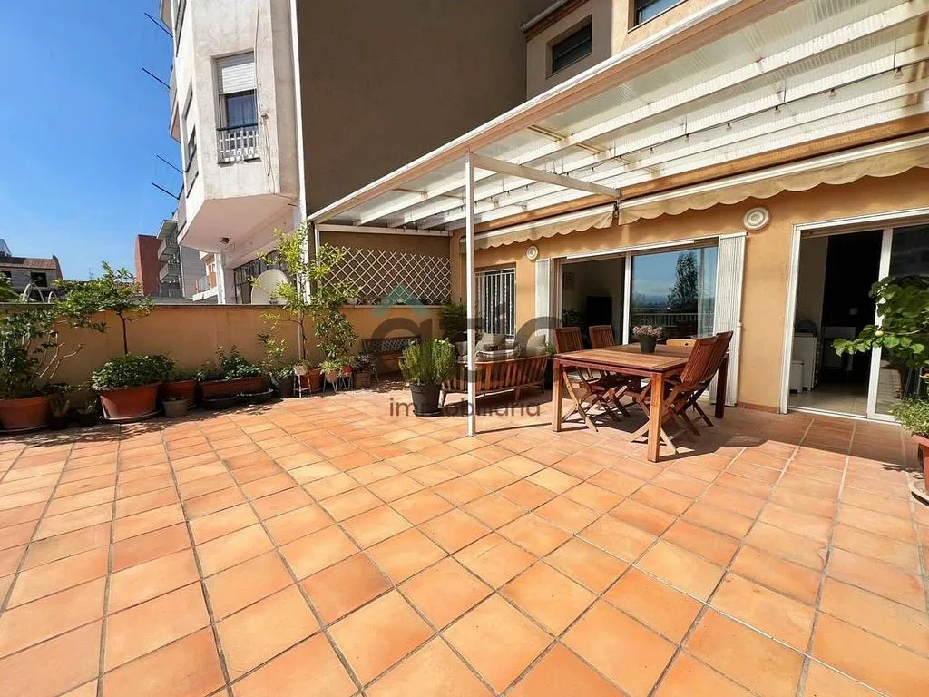 Terrace - Ground Floor Flat with Terrace in Manresa
