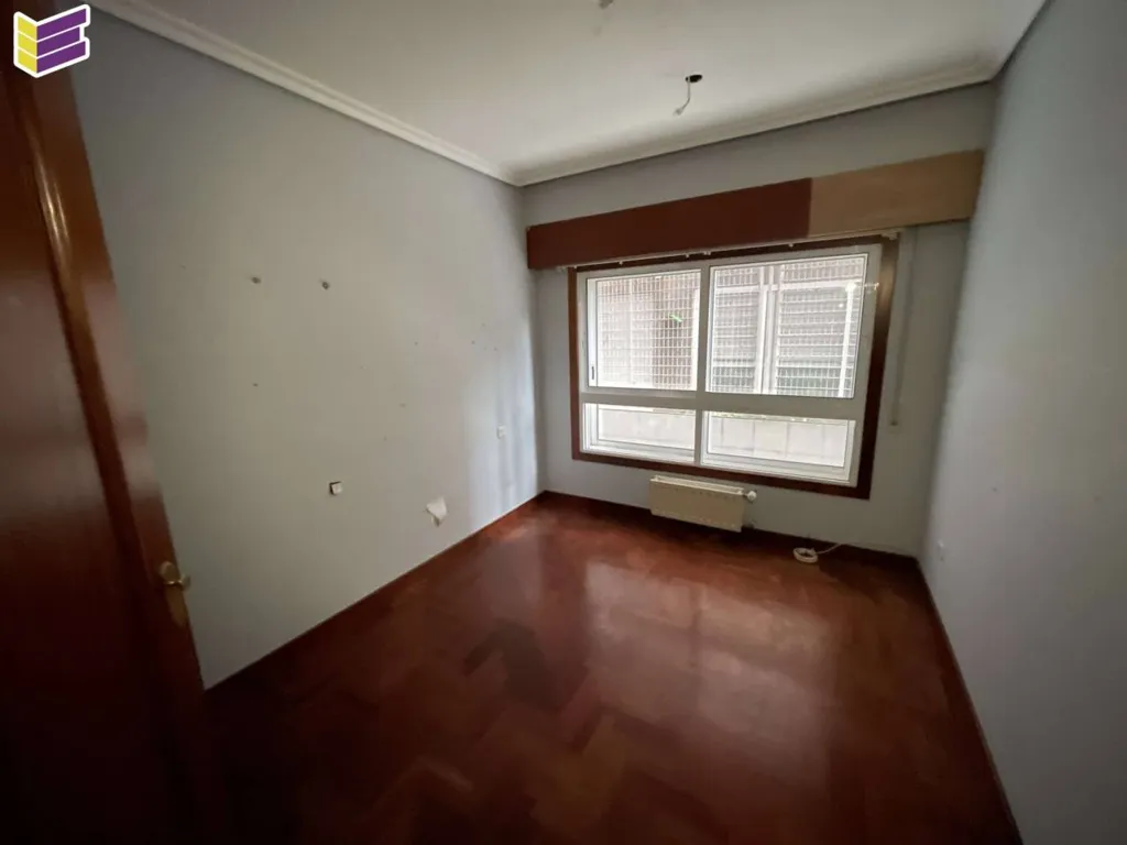 Pièces - Apartment with Large Windows in Vigo