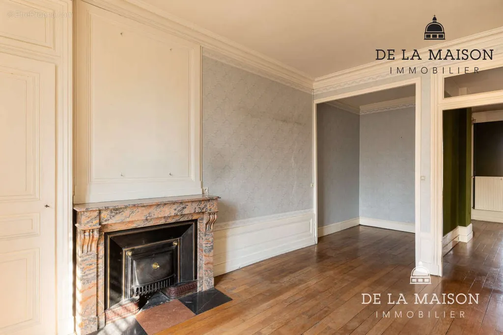 Séjour - Appartement Bourgeois avec Vue sur Toits à Lyon-6e