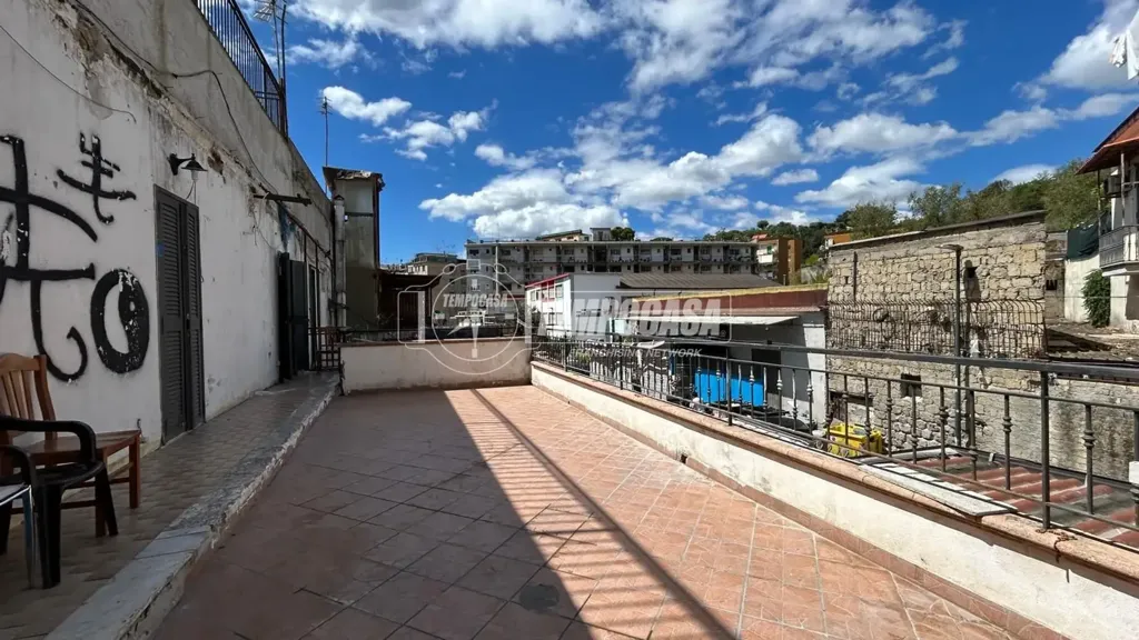 Terrass - Trilocale with Terraces in Naples