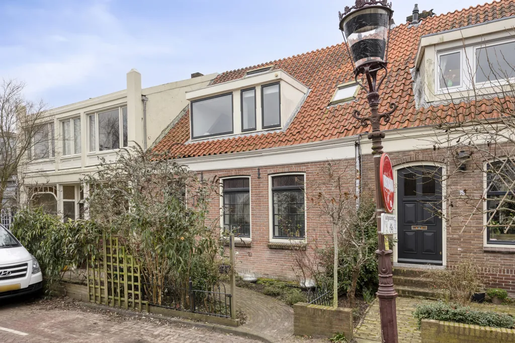 4 magamistoaga maja asukohas Amsterdam