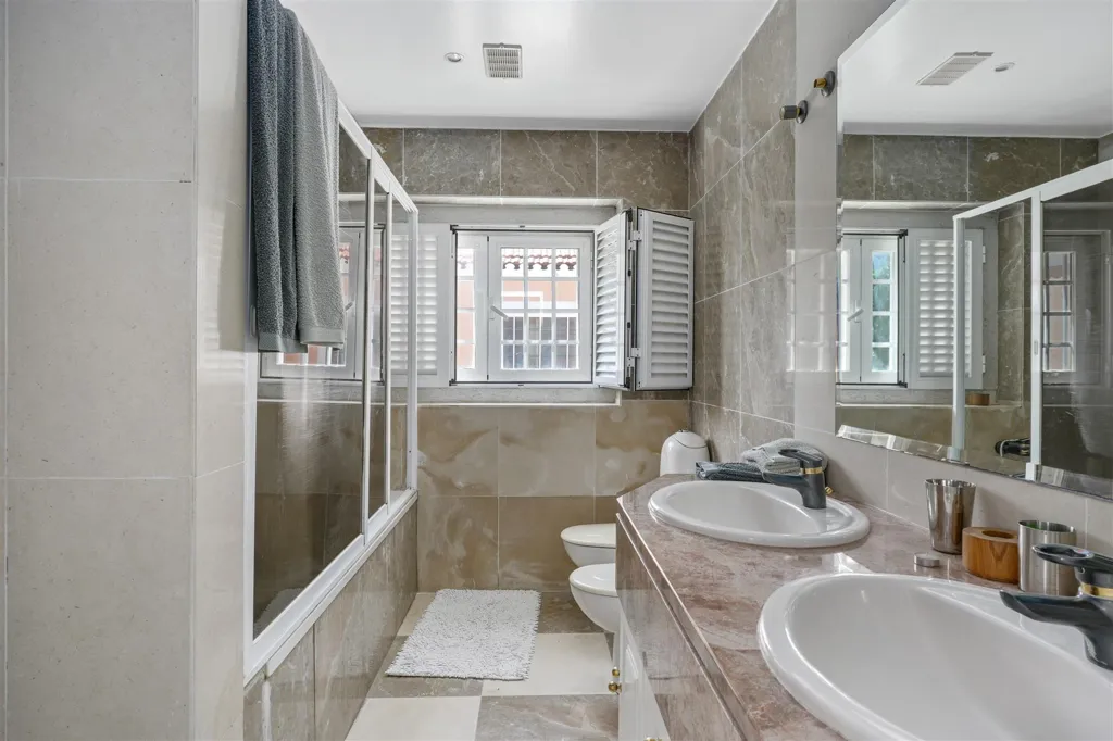 Salles de bain - Renovated Villa with Pool in S. Pedro do Estoril