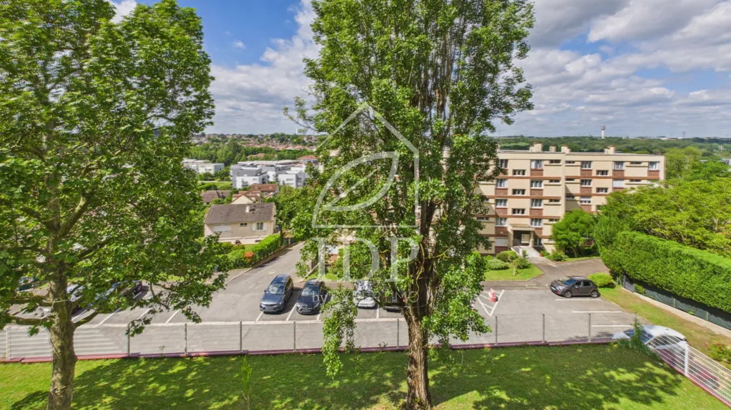 Õhuvaade - Fully Renovated 4-Piece with Balcony in Corbeil-Essonnes