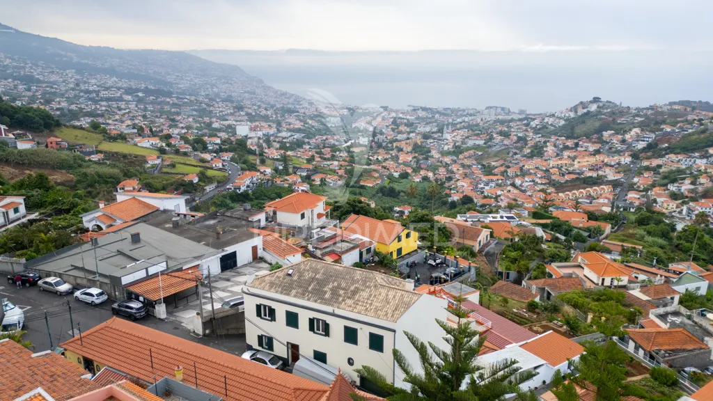 Potential Hostel with Funchal Views in Santo António