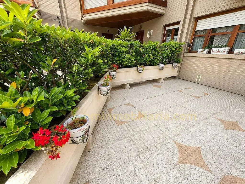 Terrass - Adosado with Terrace near Laredo Beach