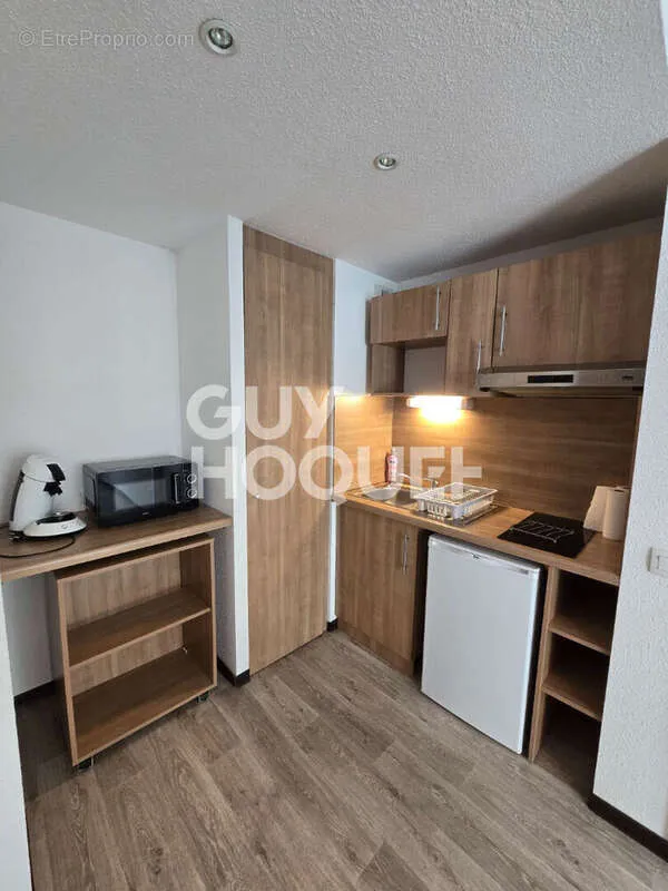 Kitchen - 2-Bedroom Apartment with Balcony in Saint-Avold