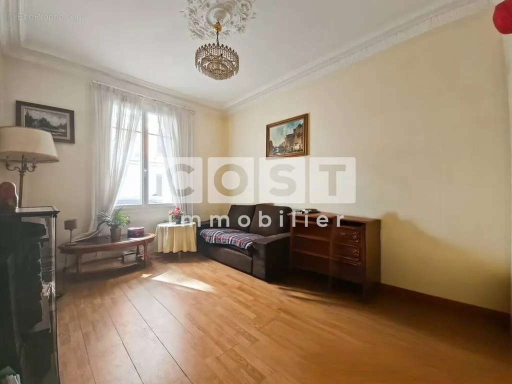Séjour - Appartement Traversant au Calme à Asnières-sur-Seine