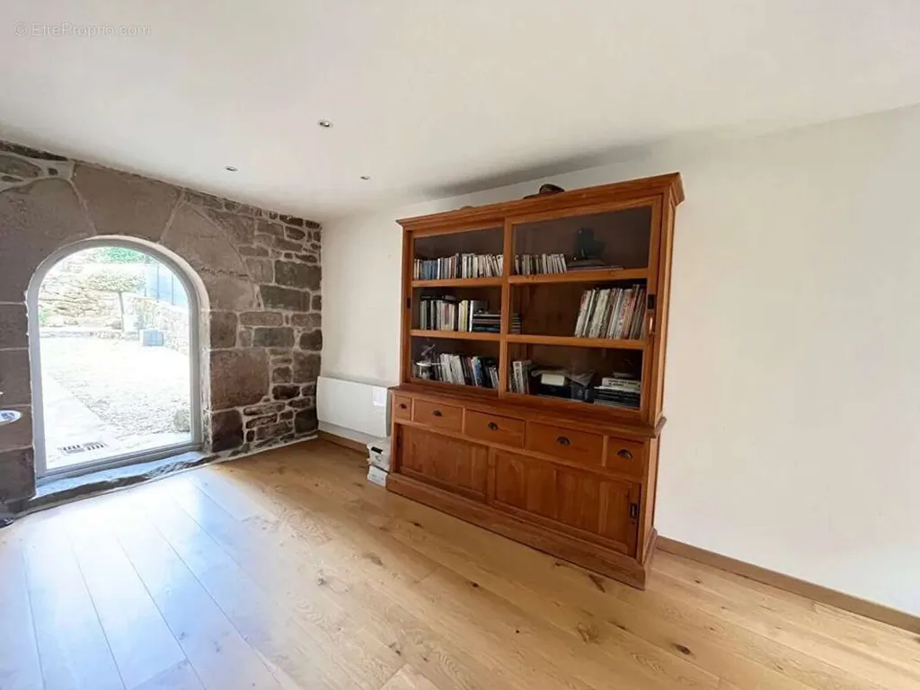 Elutuba - Charming Stone House with Garden in Quintin