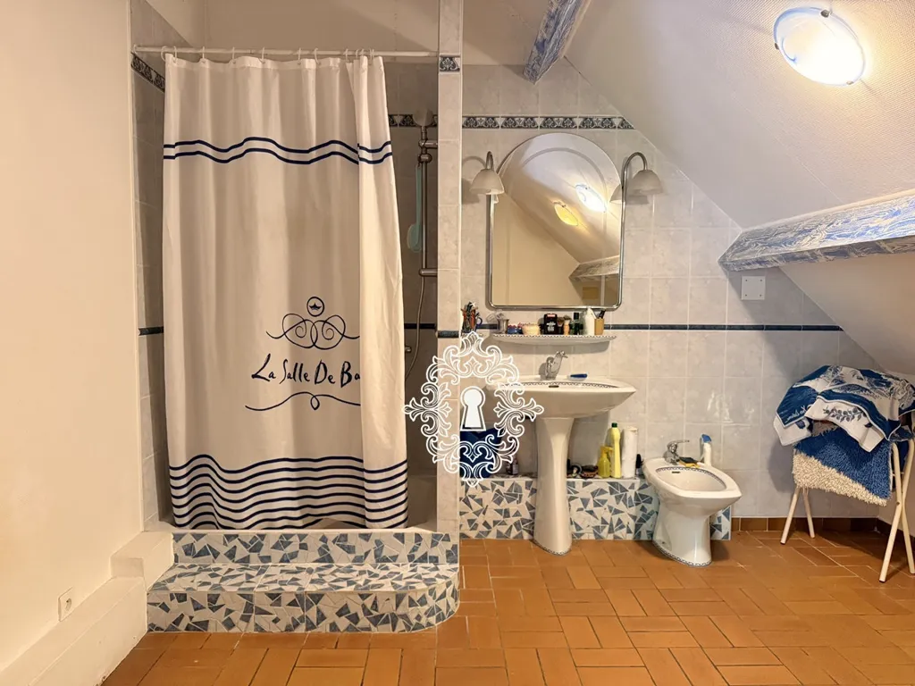Bathrooms - Briarde Property with Garden near Nangis