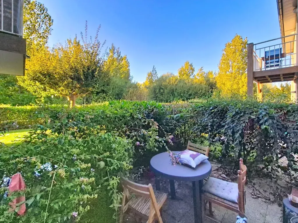 Jardin - Appartement avec Jardin Privatif à Fleury-sur-Orne
