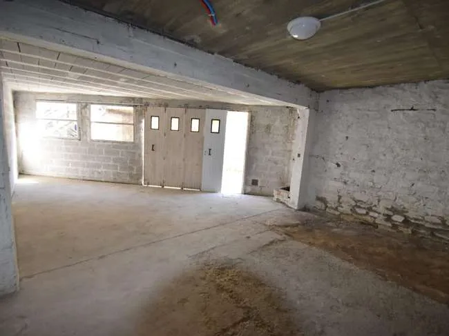 Garage - Duplex Apartment near Schools in Saint-Lô