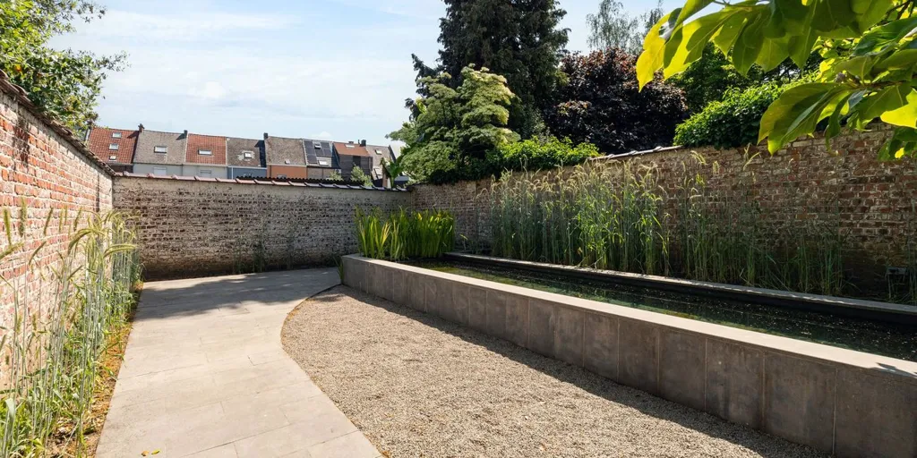 Giardino - Stately Townhouse with Pool in Aalst