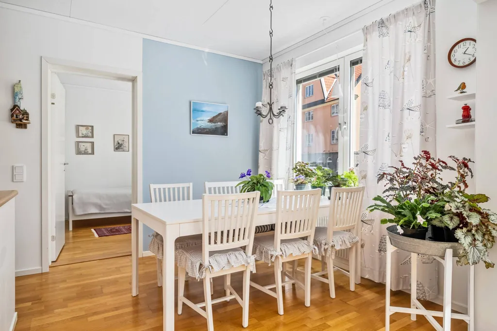 Söögituba - Apartment with Garden in City Centre