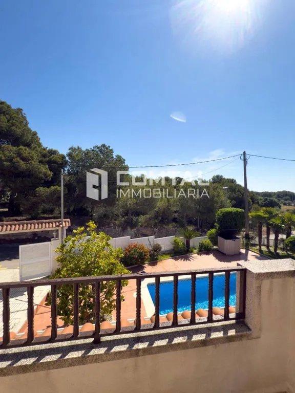 Pool - Luxury Detached House with Private Pool in Cubelles