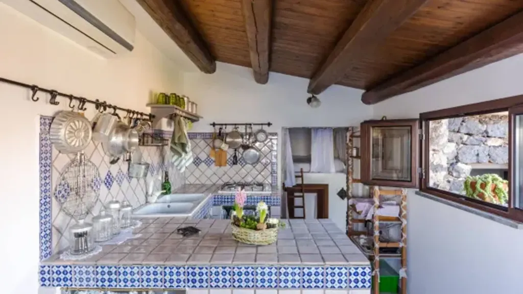 Kitchen - Rustic Cottage with Sea View in Acireale