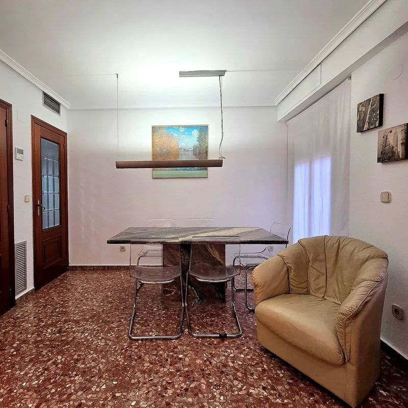 Salle à manger - Furnished Flat with Balcony in Valencia Centre